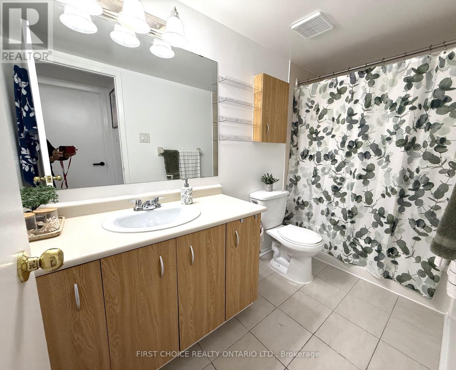 316 - 345 Centrum Boulevard Property Photo 16