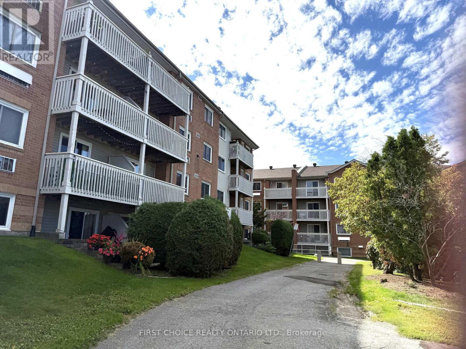 316 - 345 Centrum Boulevard Property Photo 31