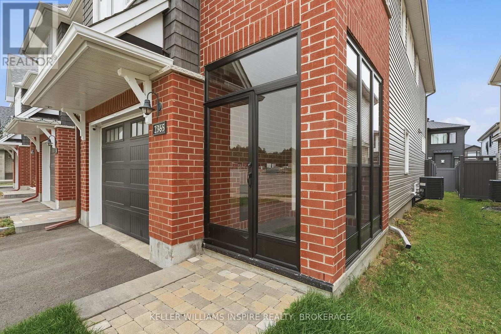 2365 Goldhawk Drive Property Photo 4
