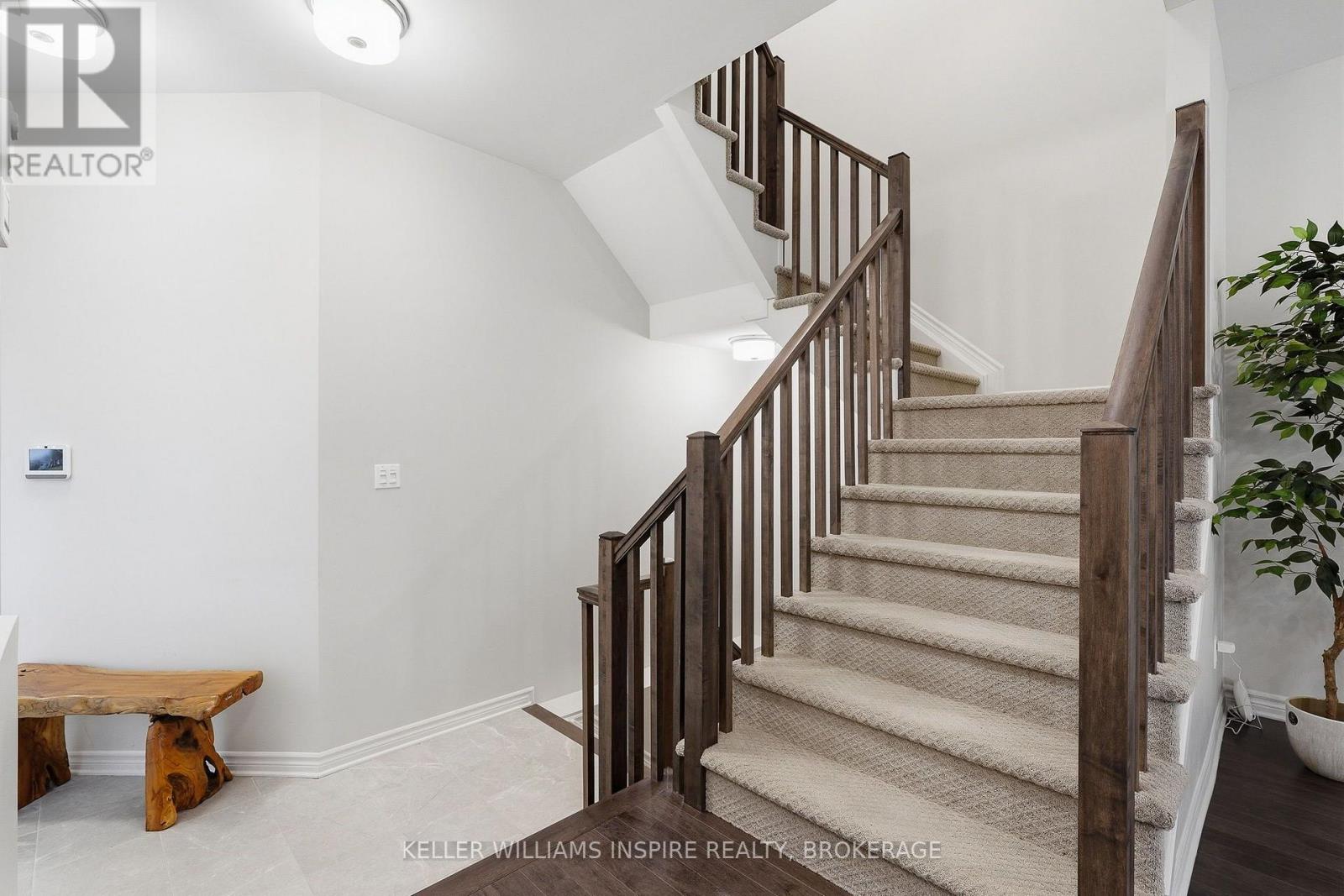 2365 Goldhawk Drive Property Photo 8
