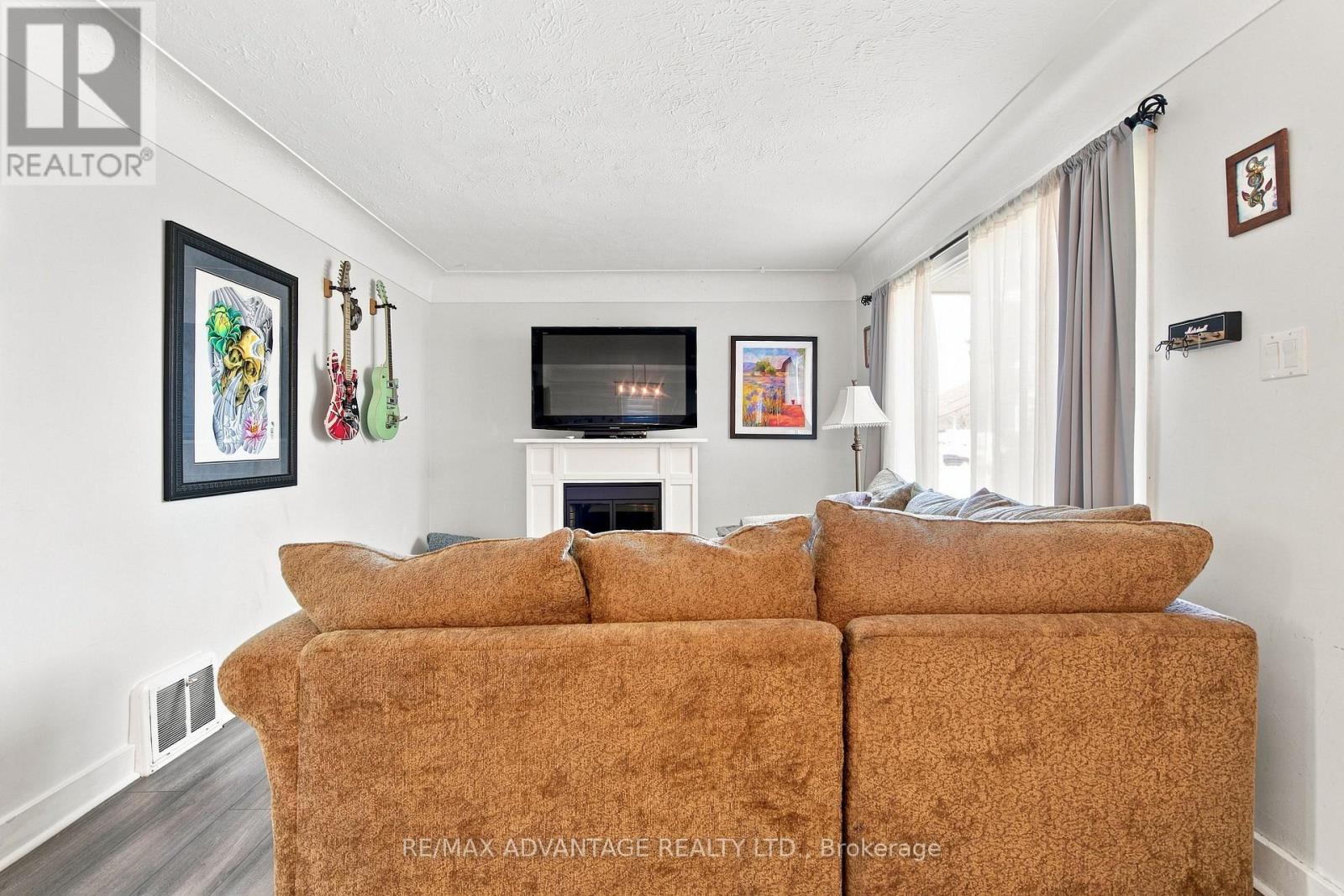77 First Avenue Property Photo 7