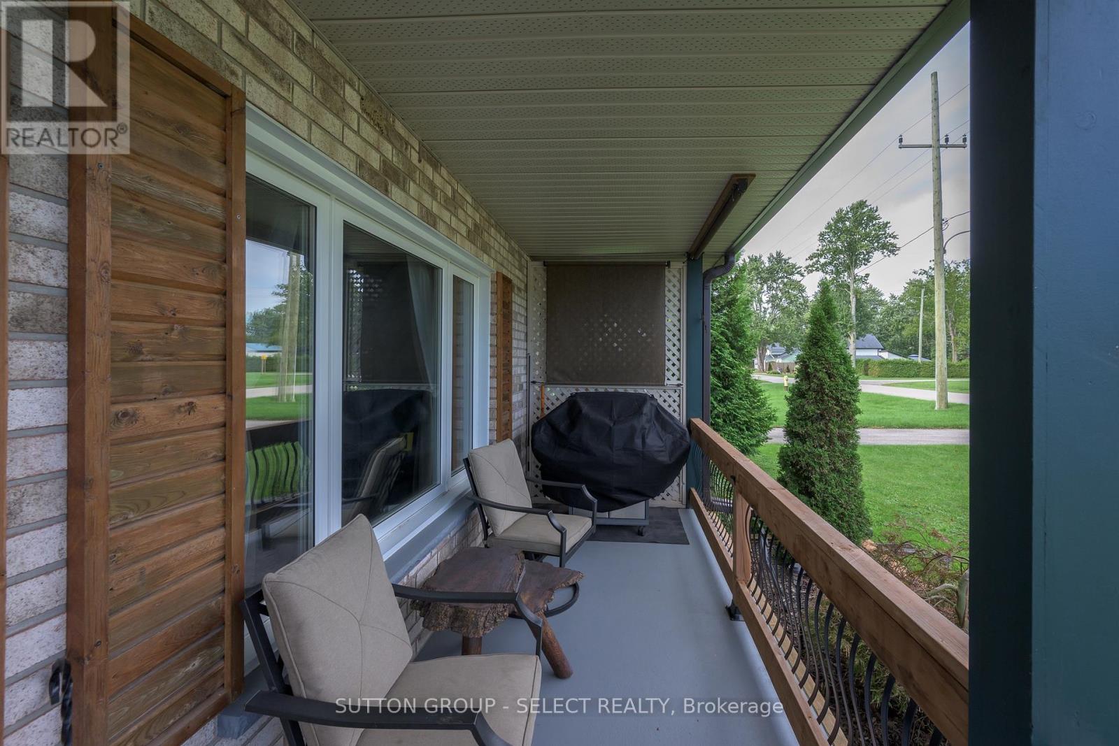 282 Marsh Line Property Photo 5