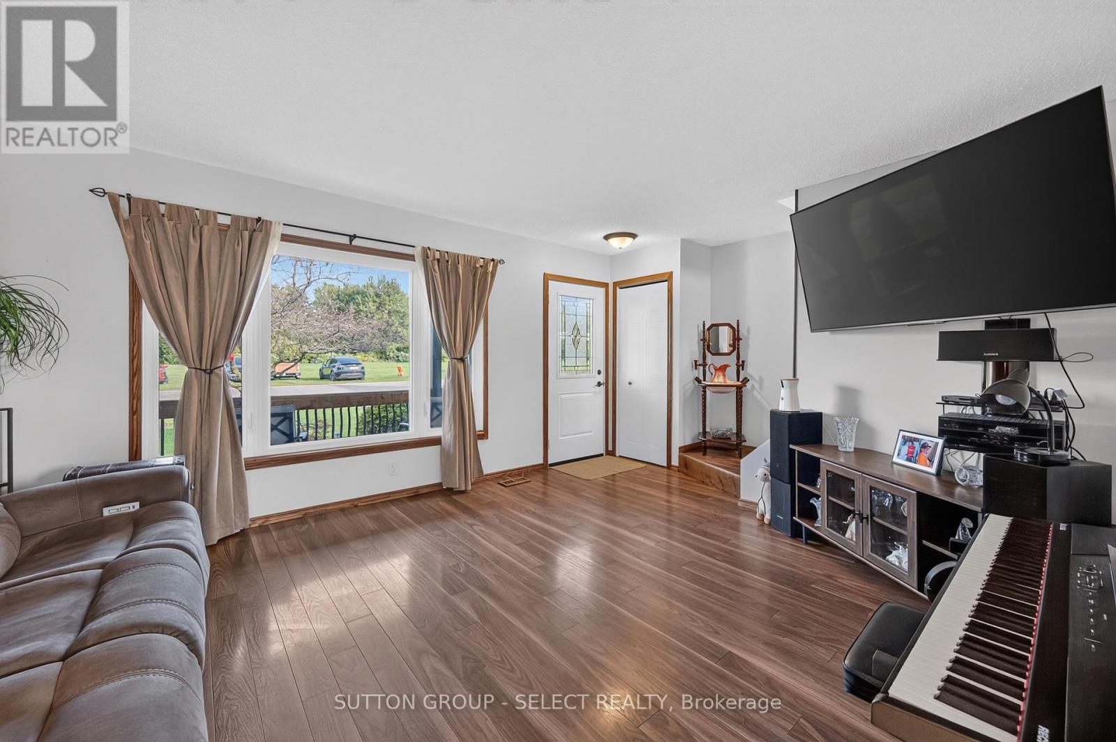 282 Marsh Line Property Photo 16