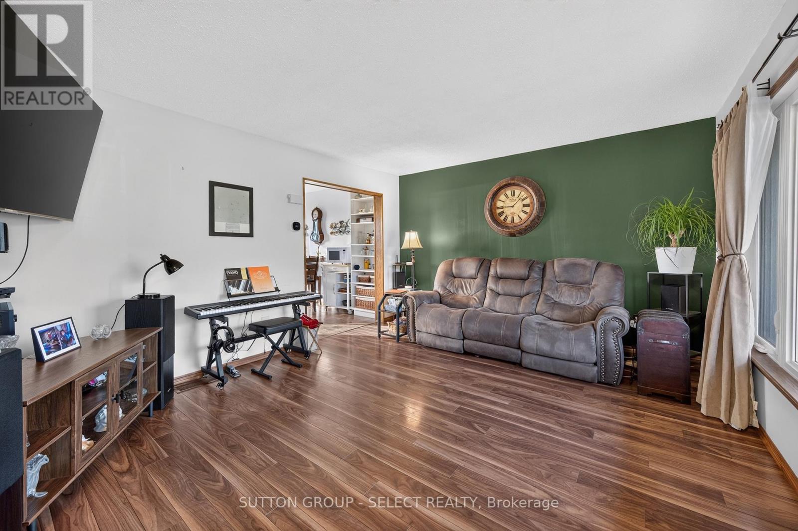 282 Marsh Line Property Photo 17