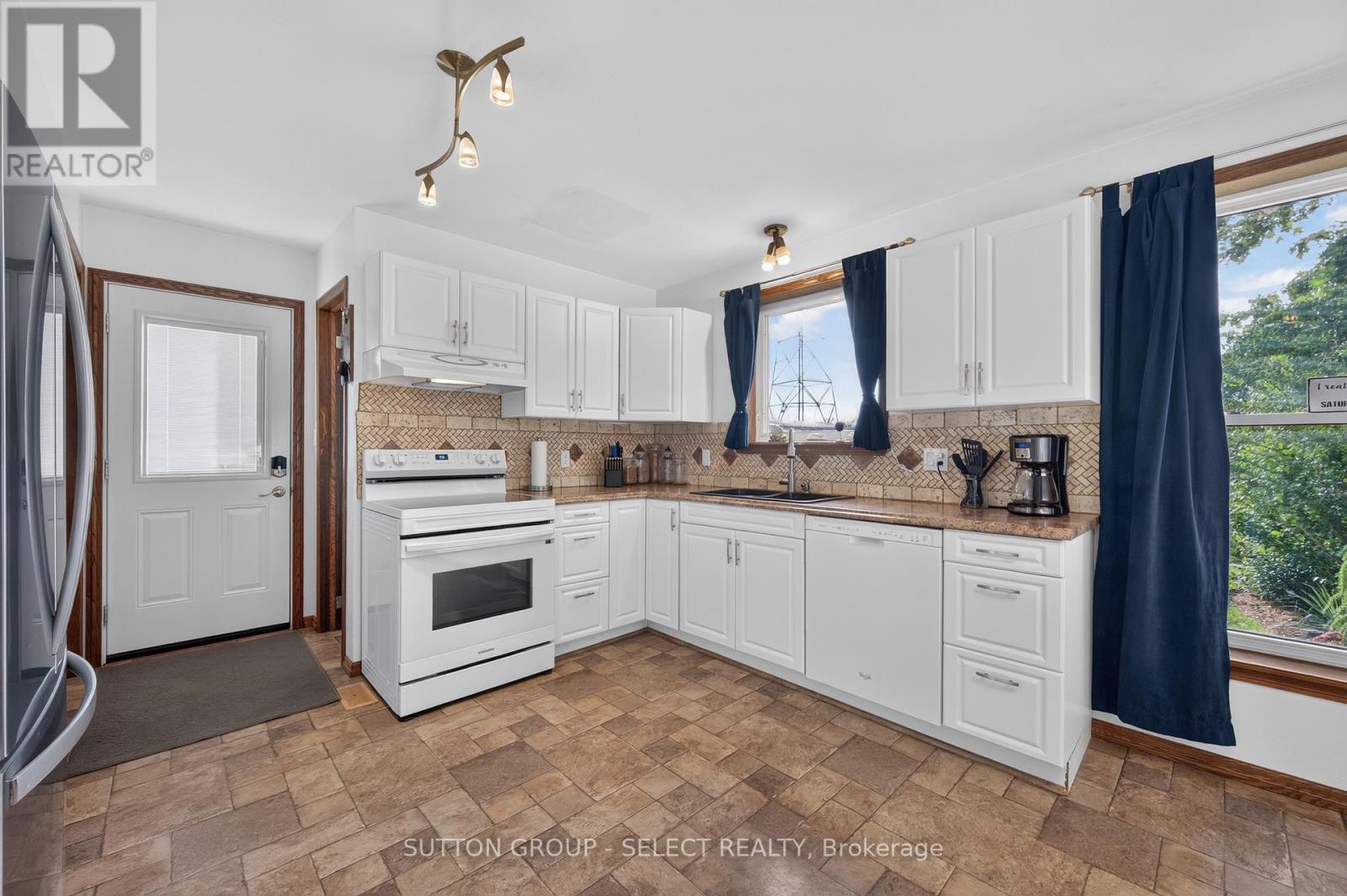 282 Marsh Line Property Photo 19