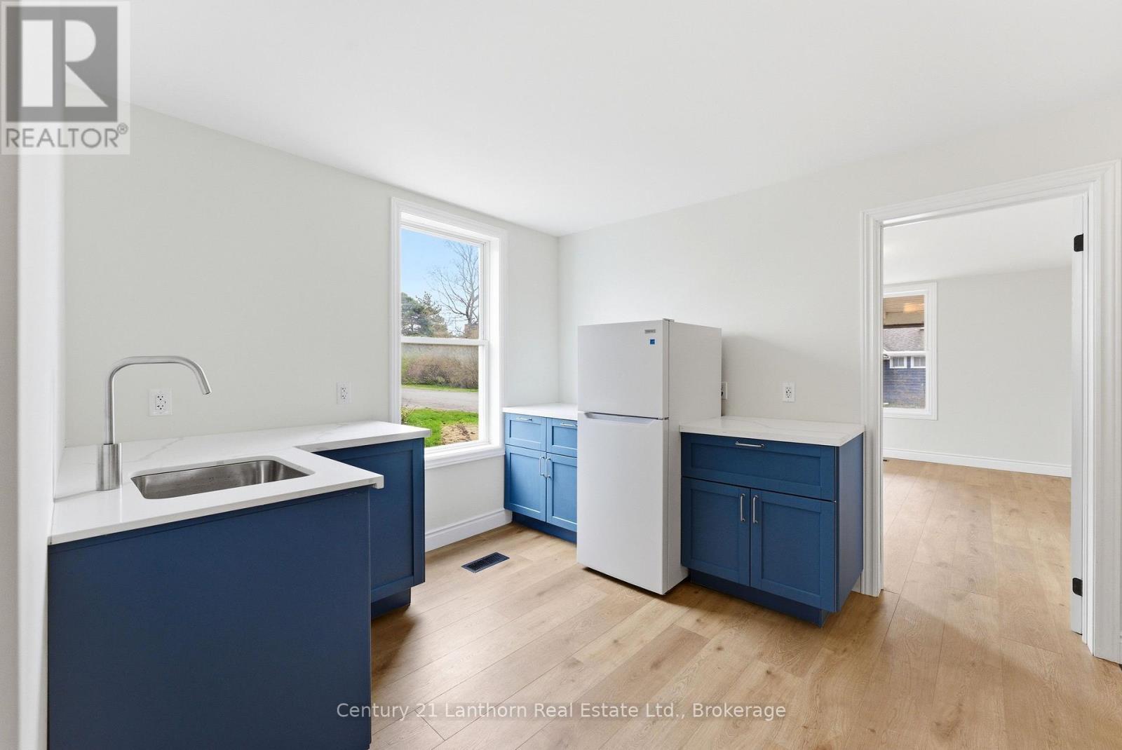16 Store Street Property Photo 5