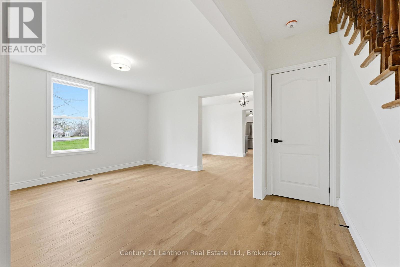 16 Store Street Property Photo 8