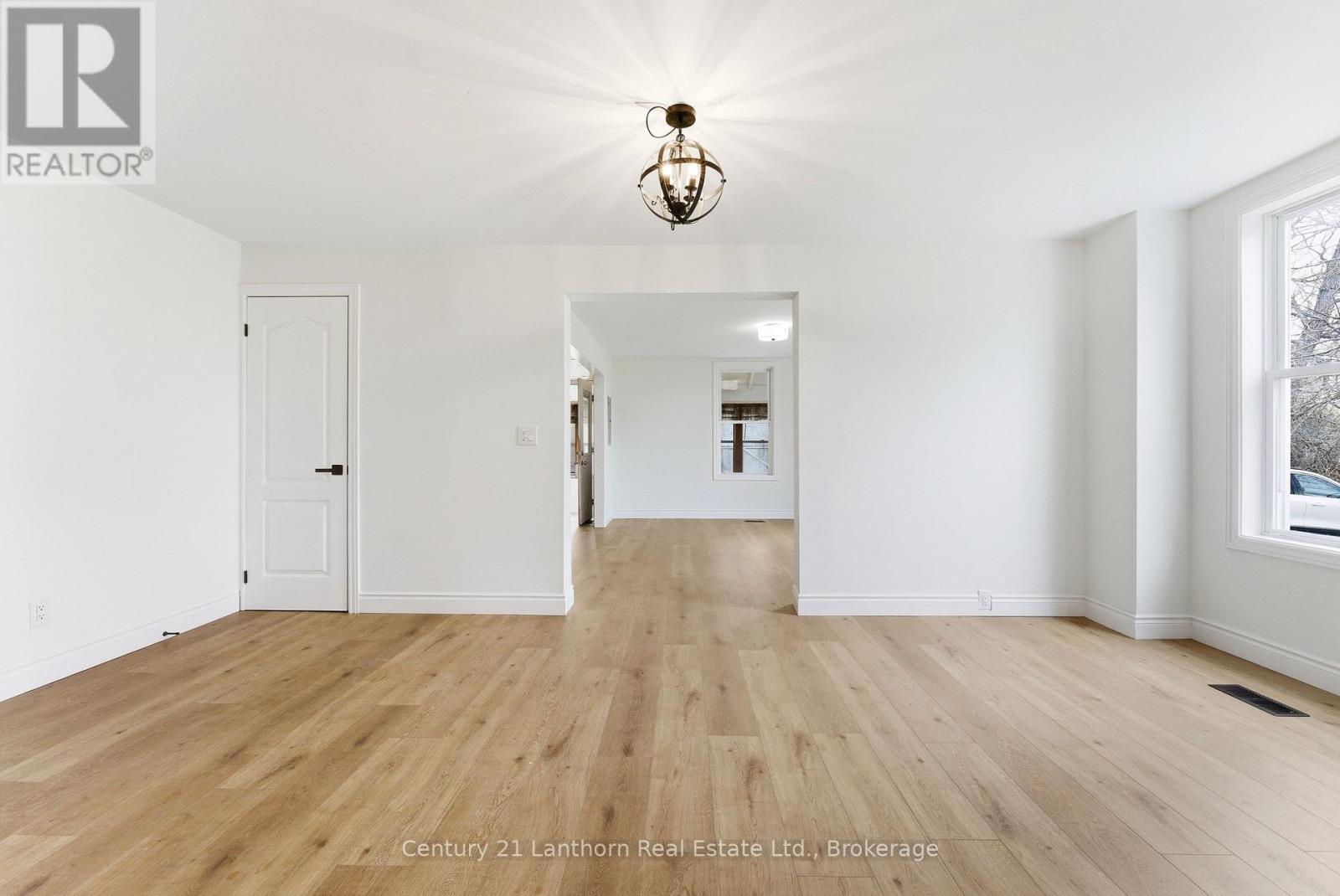 16 Store Street Property Photo 15