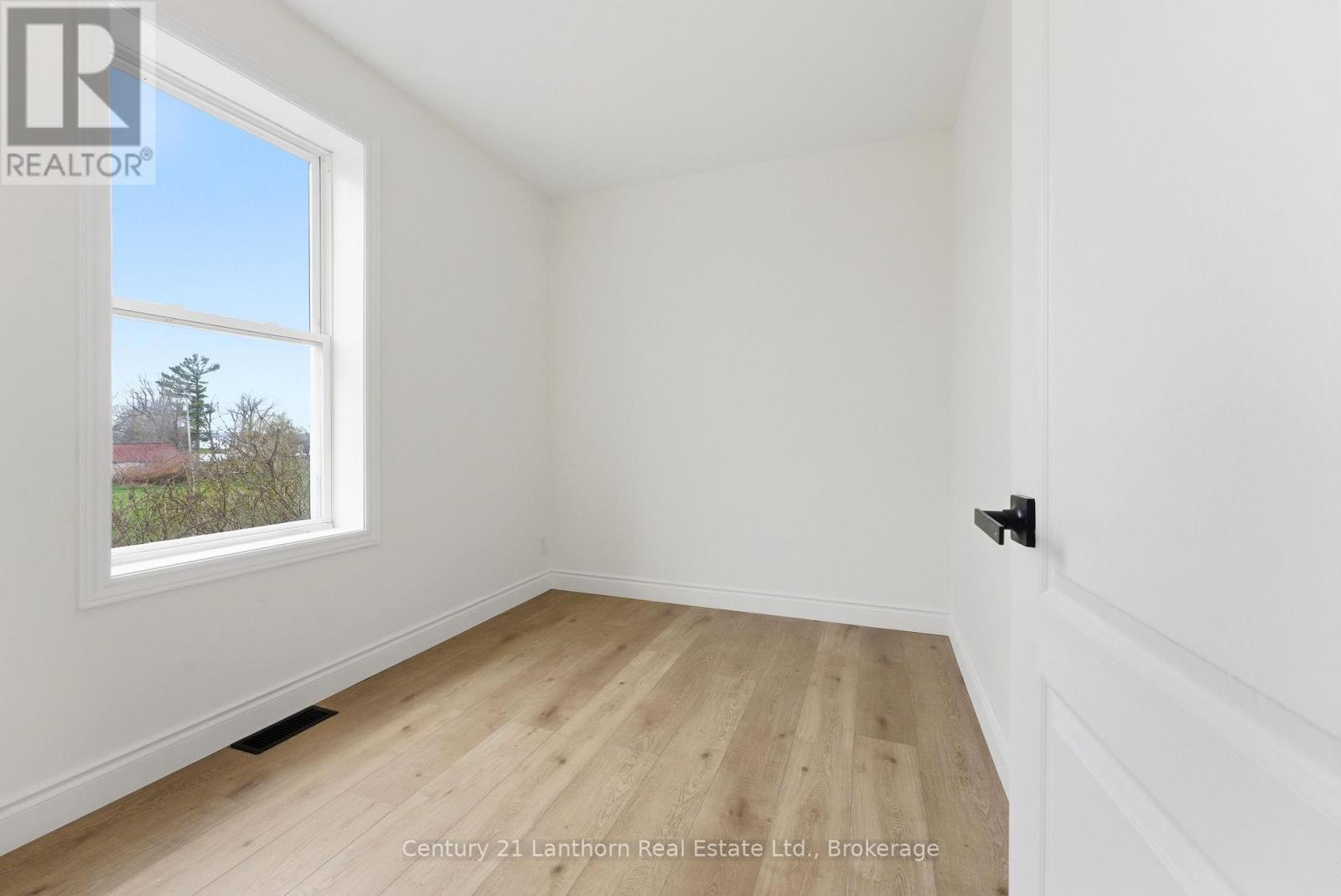 16 Store Street Property Photo 23
