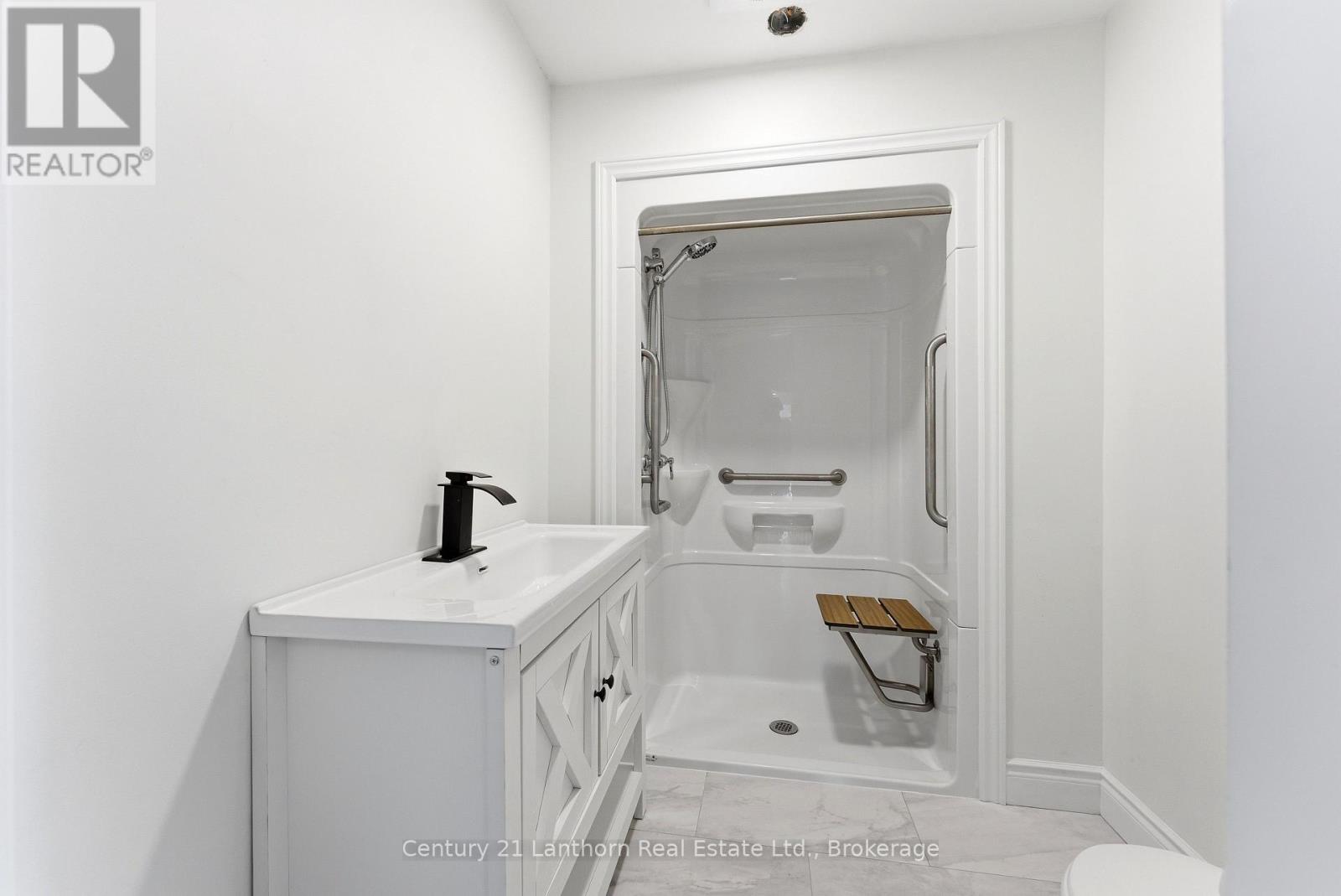 16 Store Street Property Photo 28