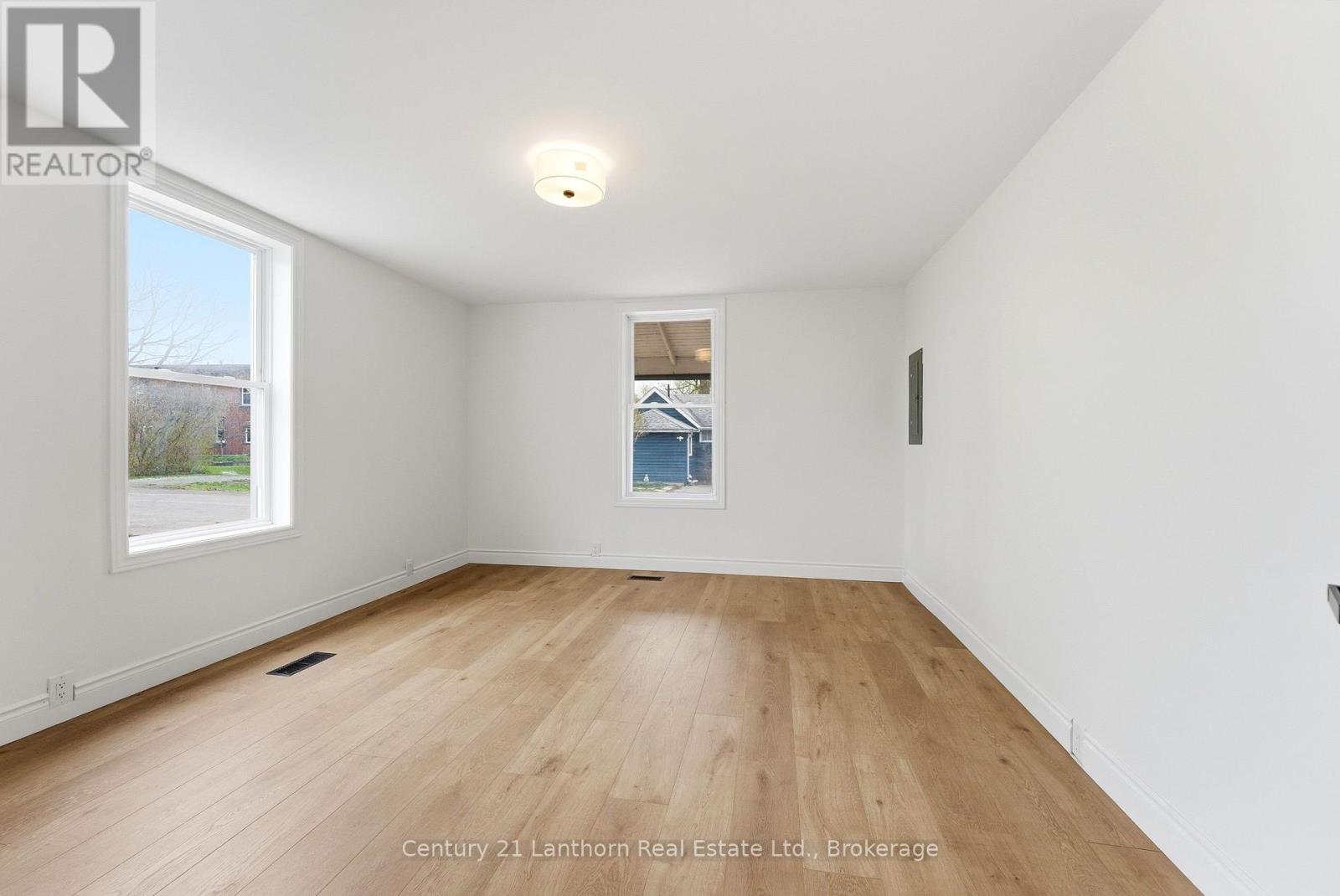 16 Store Street Property Photo 29