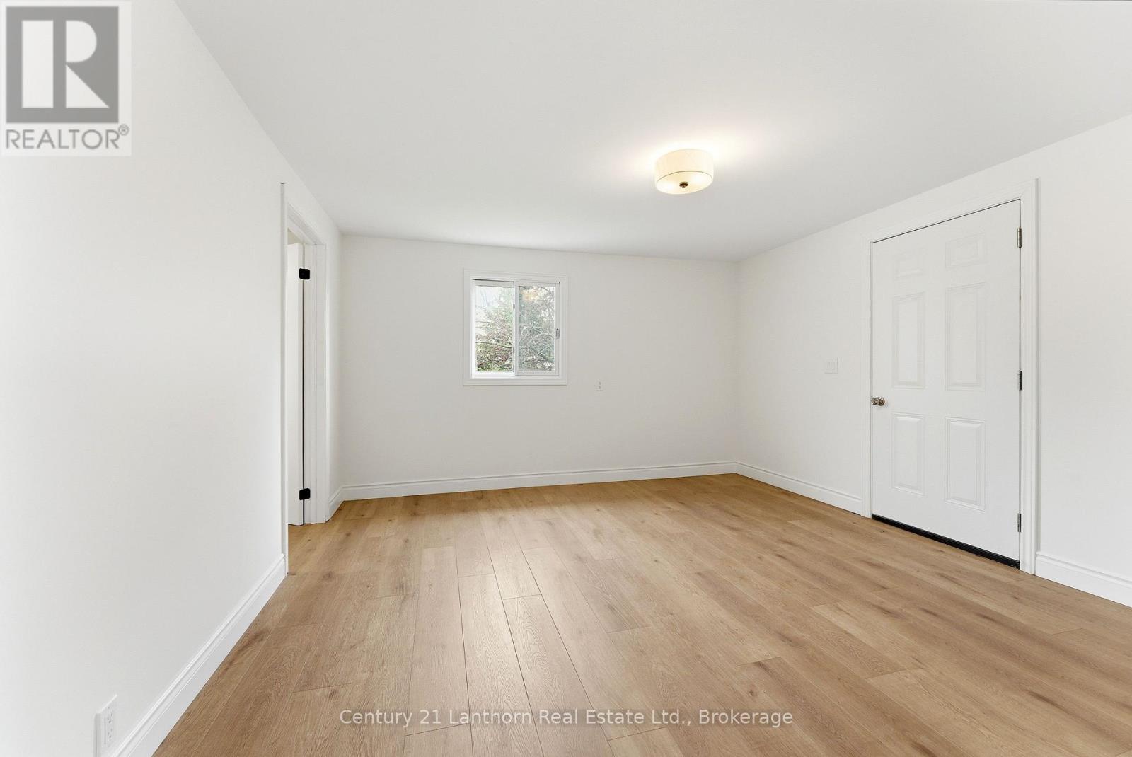 16 Store Street Property Photo 31