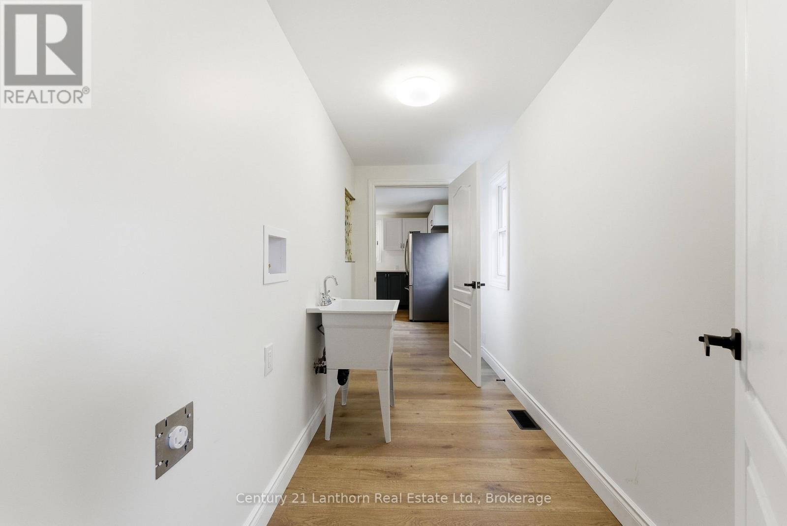 16 Store Street Property Photo 33