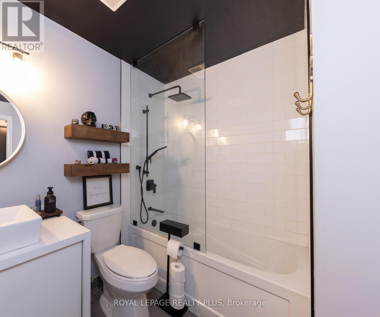 306 - 16 Concord Place Property Photo 21