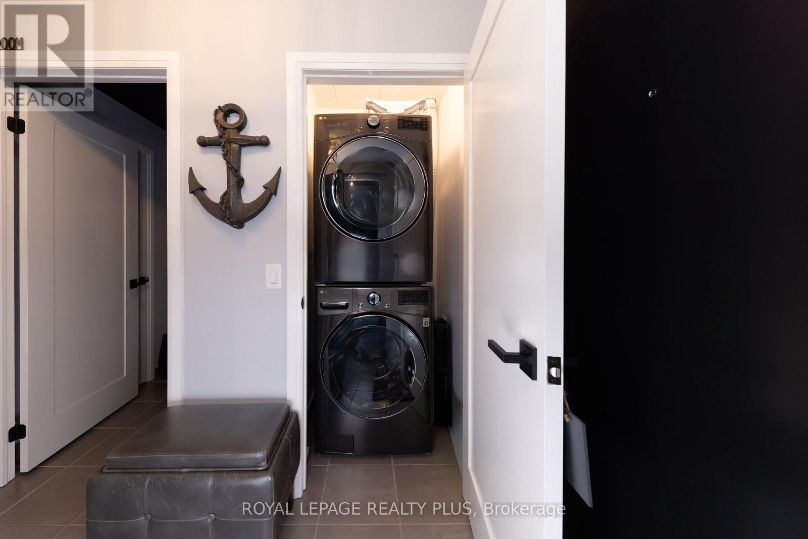306 - 16 Concord Place Property Photo 24