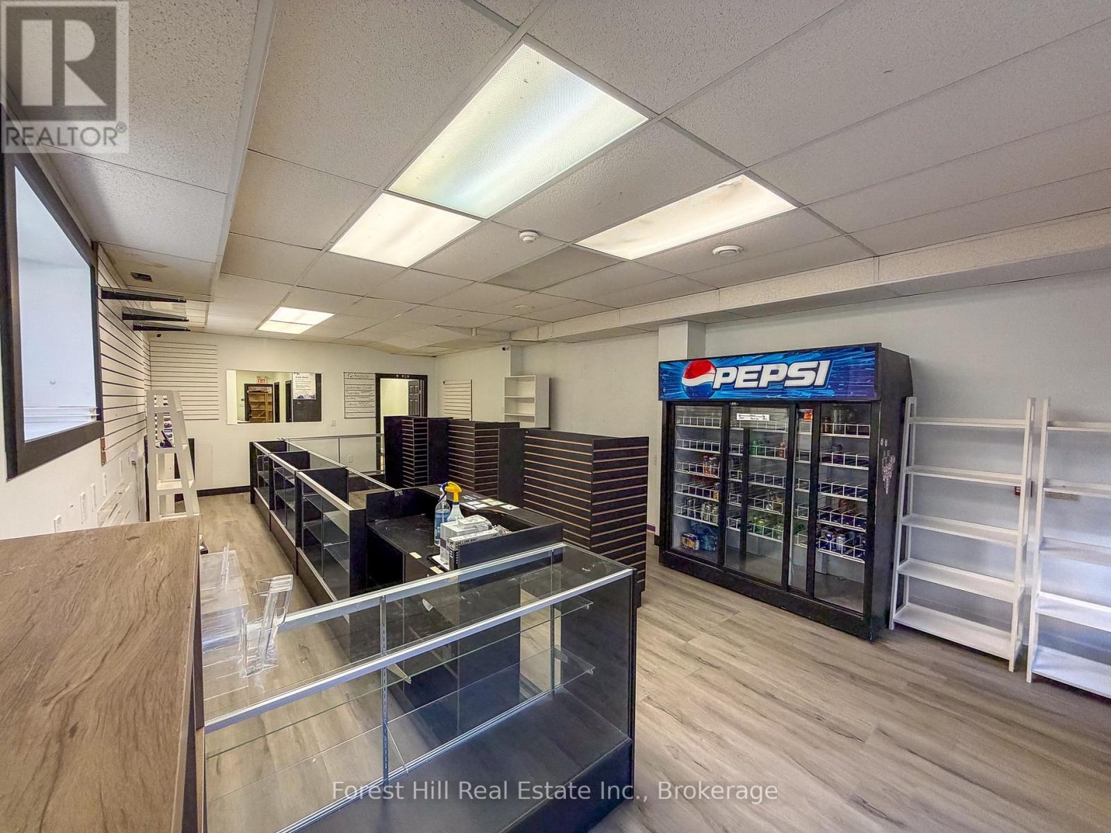 16 Manitoba Street Property Photo 5