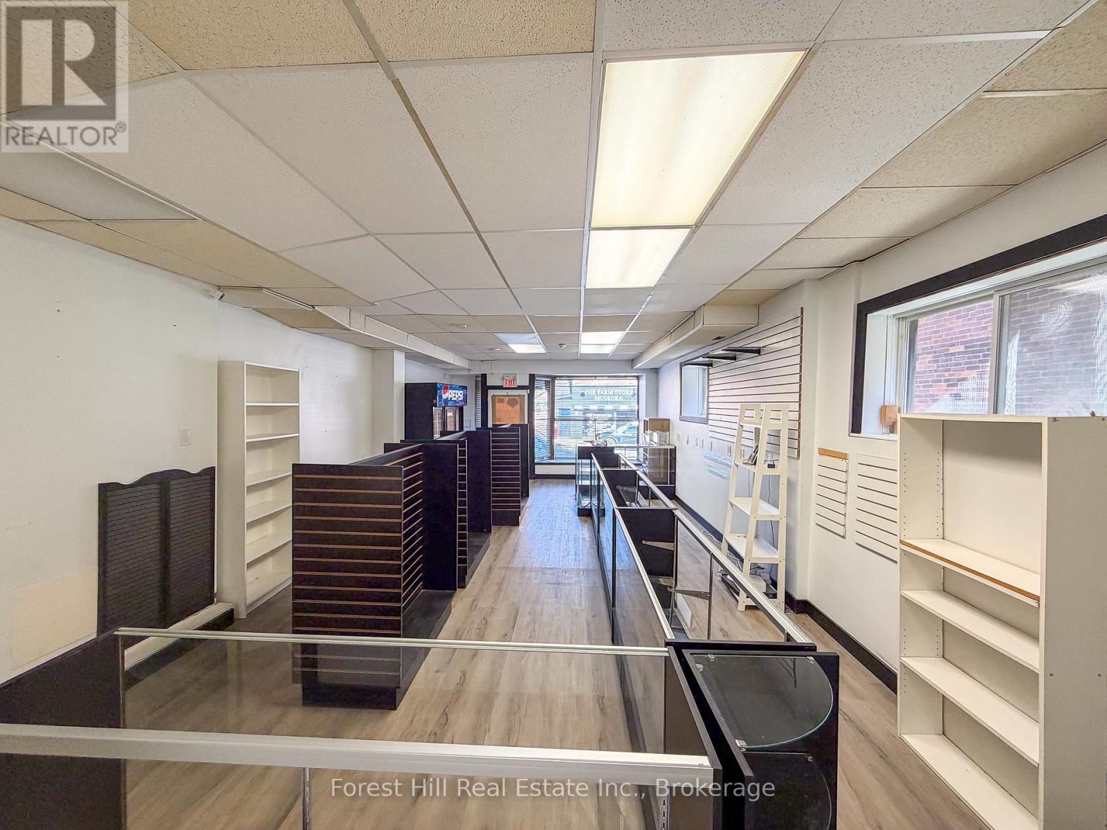 16 Manitoba Street Property Photo 6