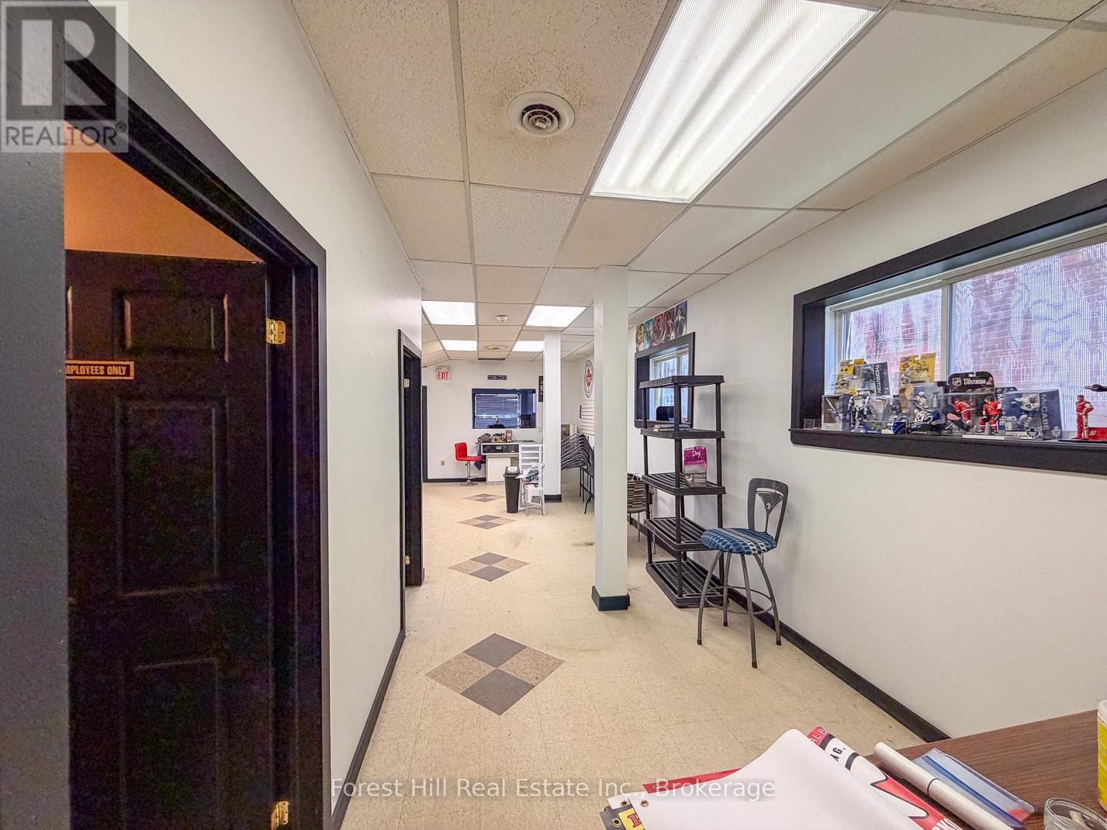 16 Manitoba Street Property Photo 8