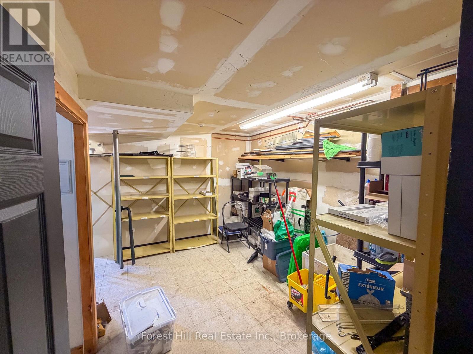 16 Manitoba Street Property Photo 11