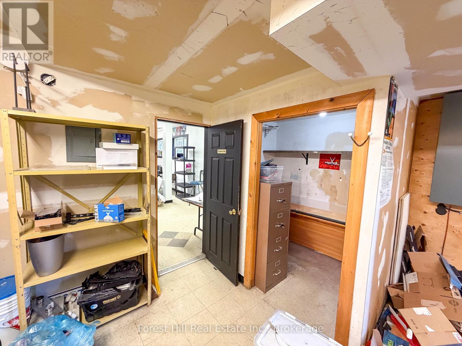 16 Manitoba Street Property Photo 13