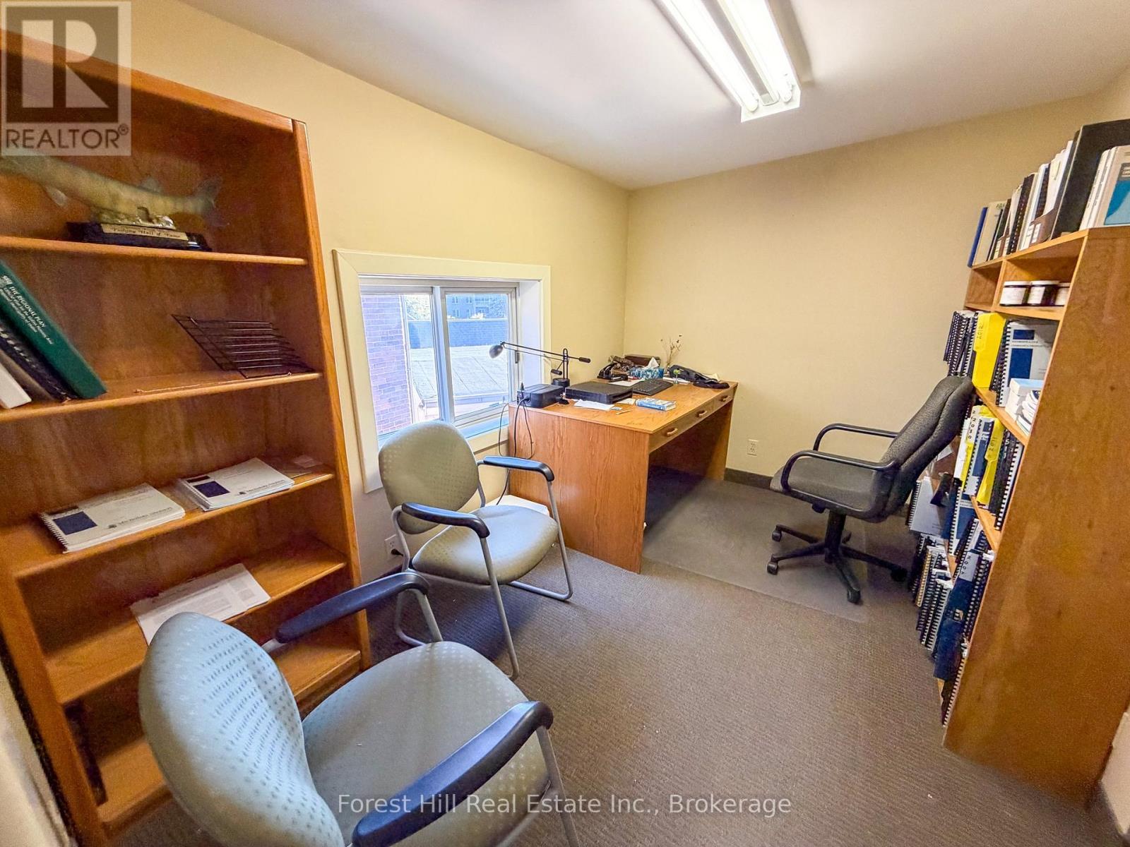 16 Manitoba Street Property Photo 17