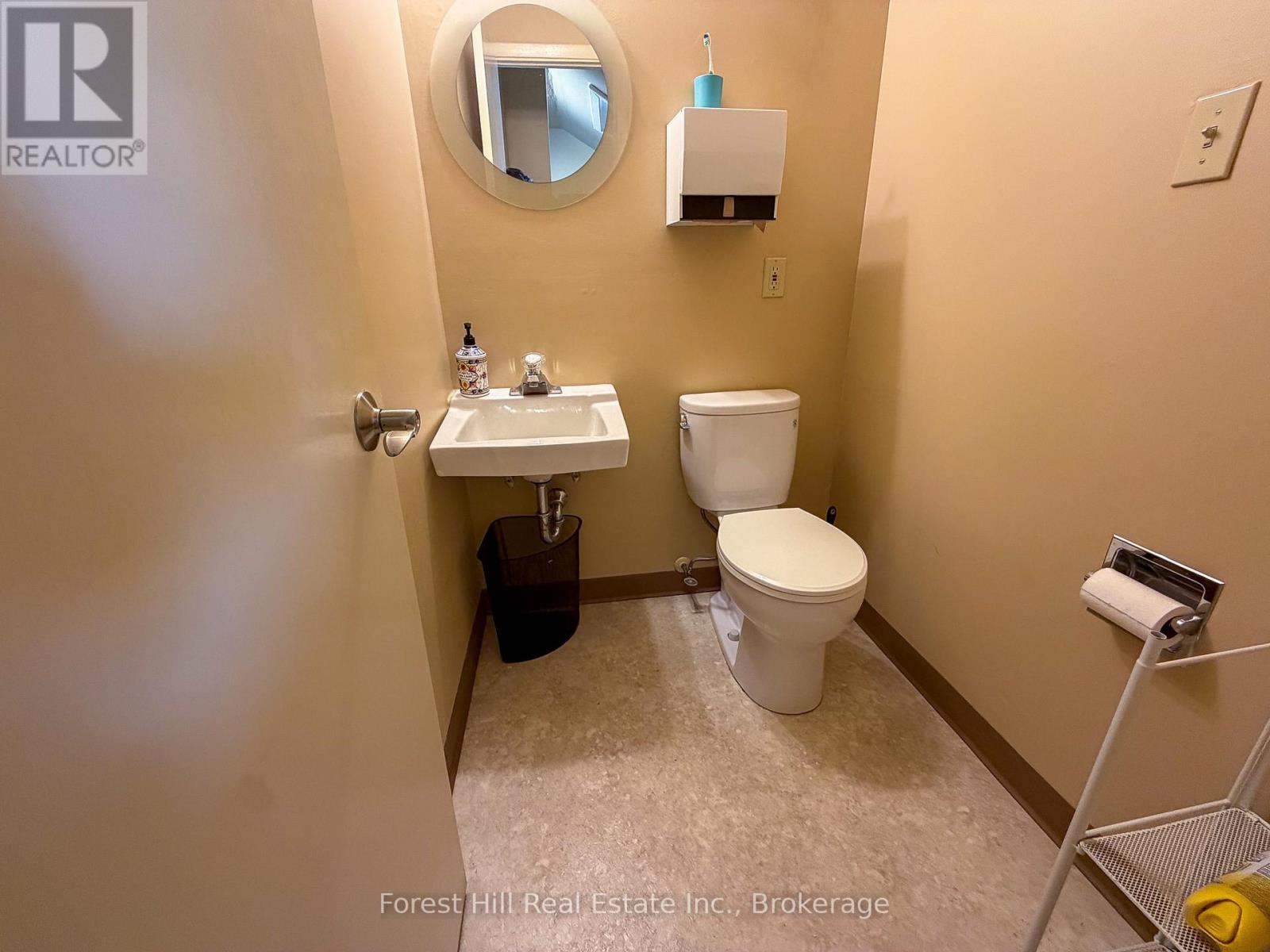 16 Manitoba Street Property Photo 18