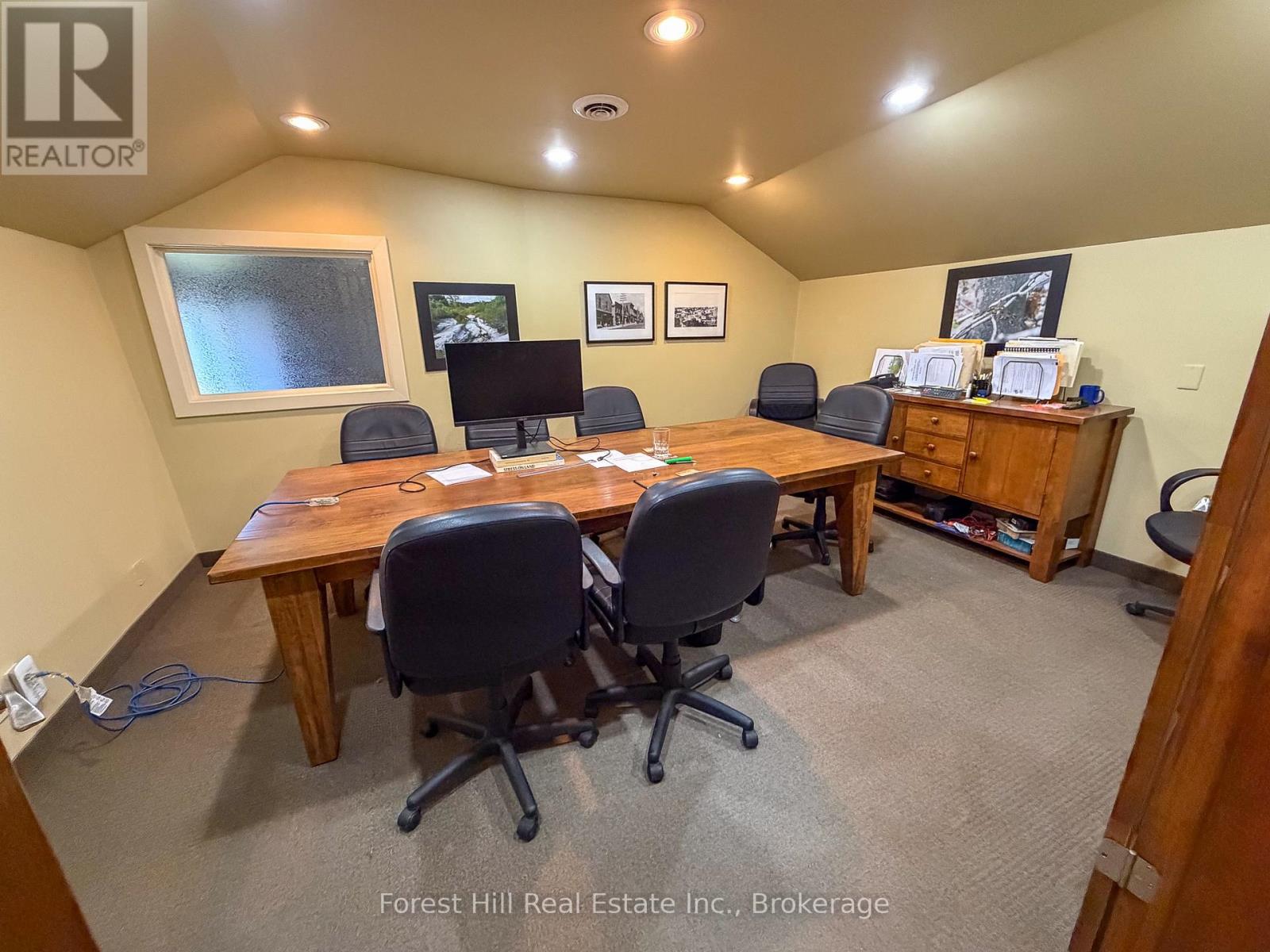 16 Manitoba Street Property Photo 33