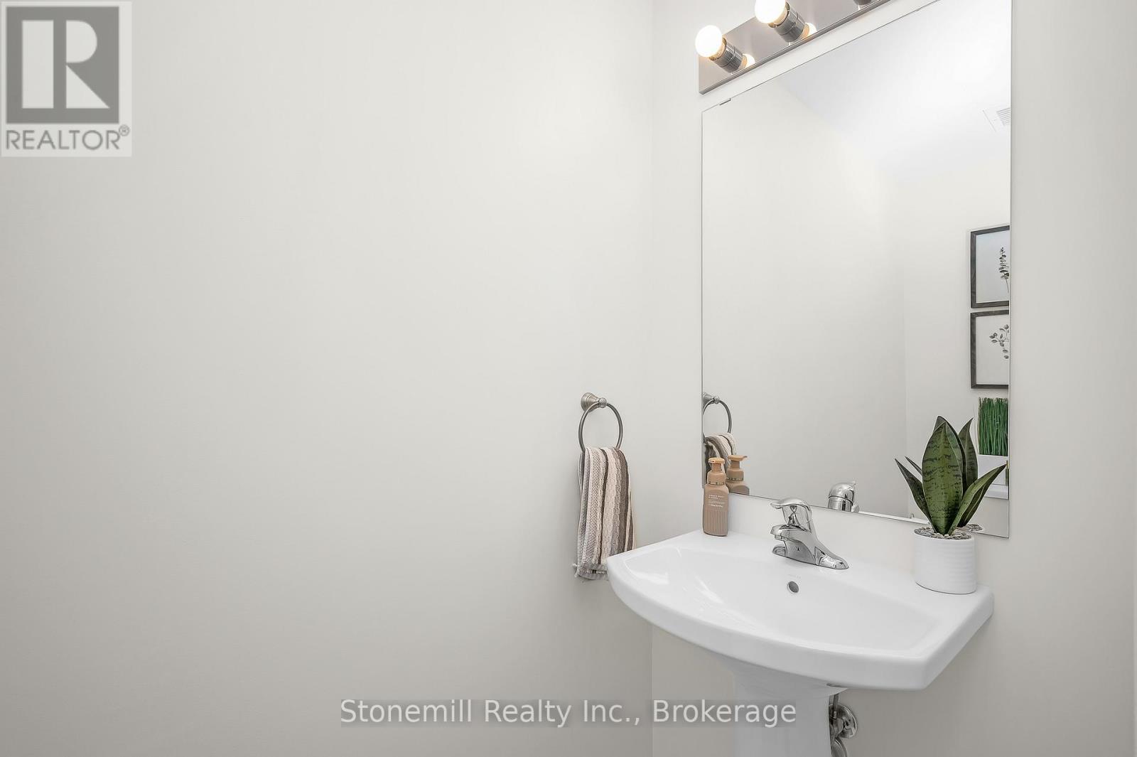 701 - 450 Dundas Street E Property Photo 6