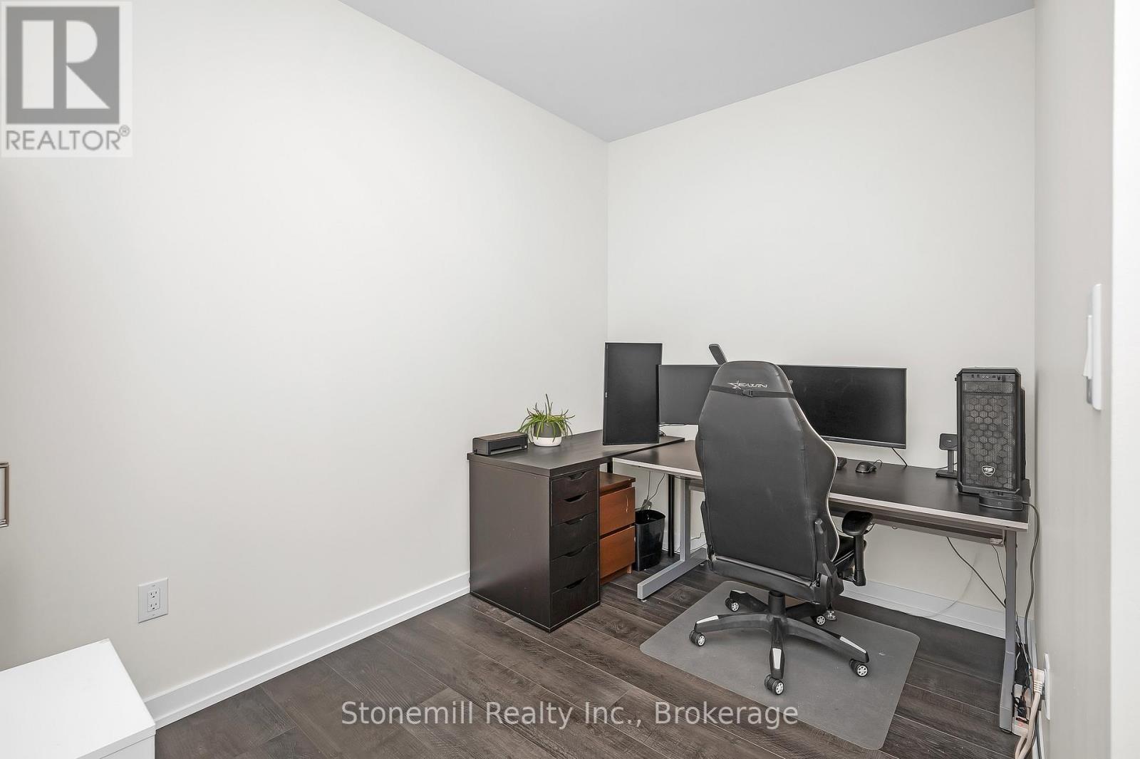 701 - 450 Dundas Street E Property Photo 12