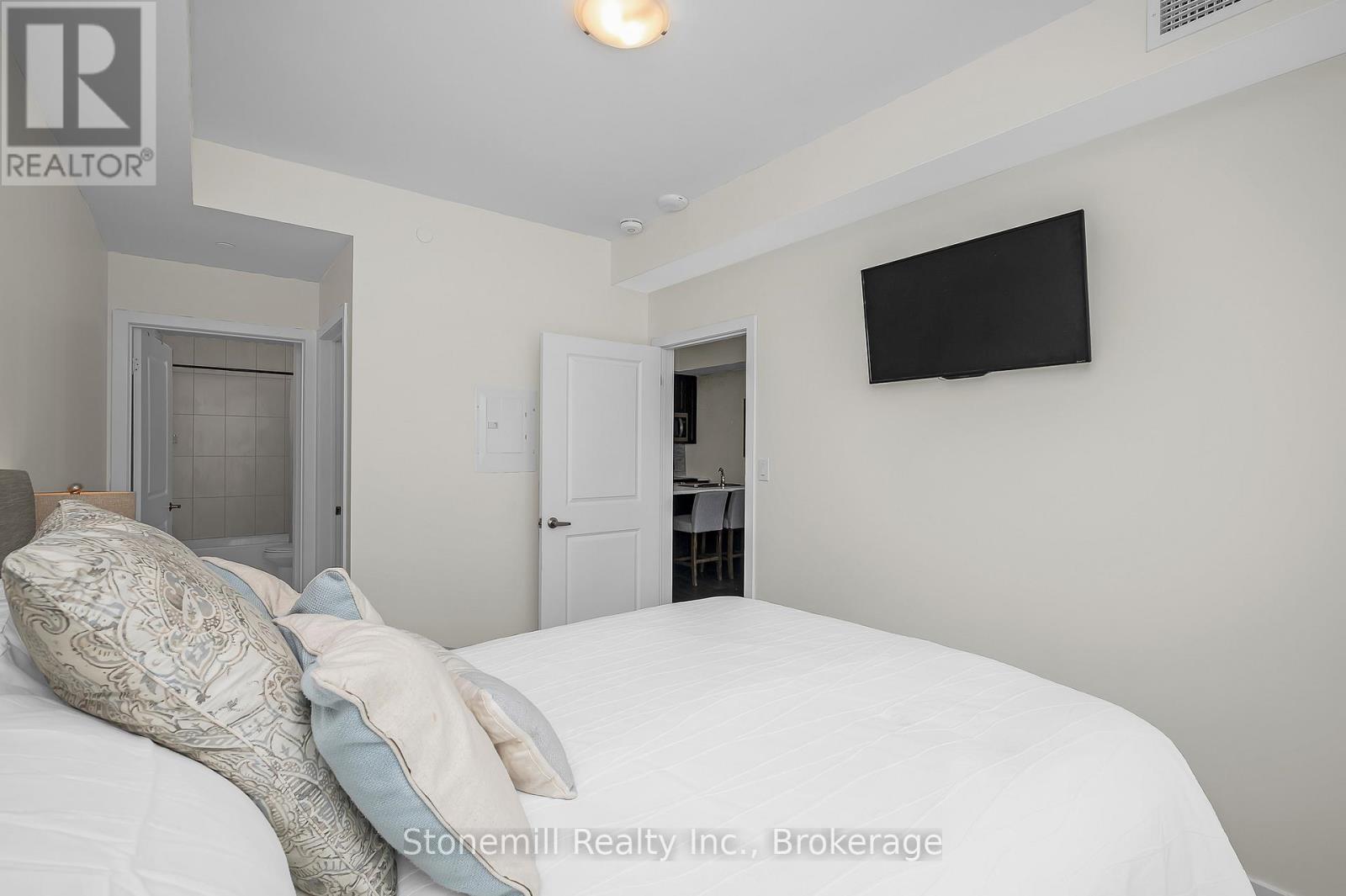 701 - 450 Dundas Street E Property Photo 18