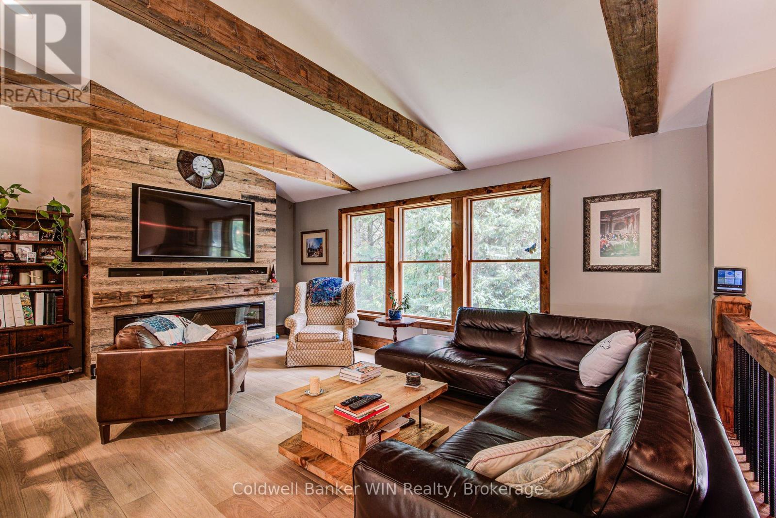 7356 Sideroad 12 Property Photo 6