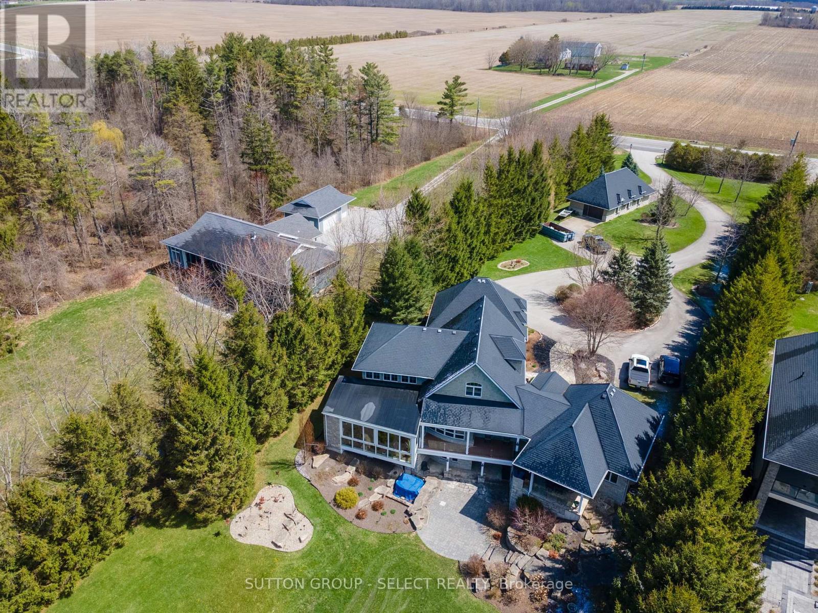 4544 Lakeshore Road Property Photo 2