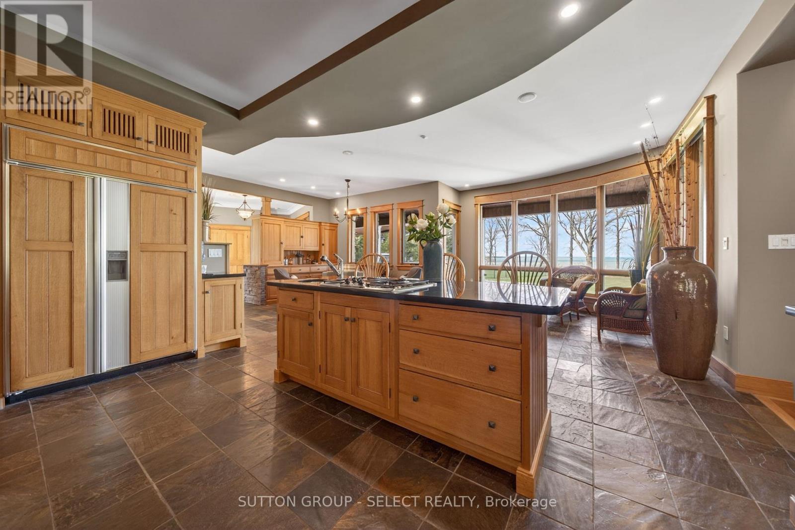 4544 Lakeshore Road Property Photo 9