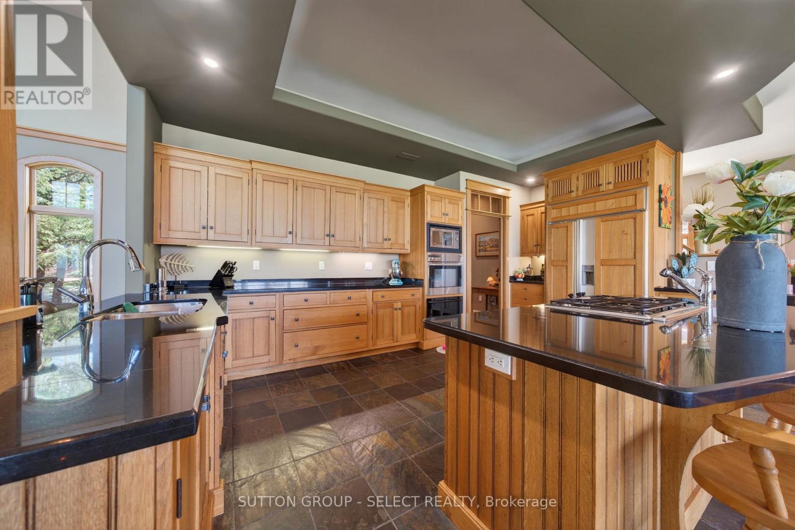 4544 Lakeshore Road Property Photo 10