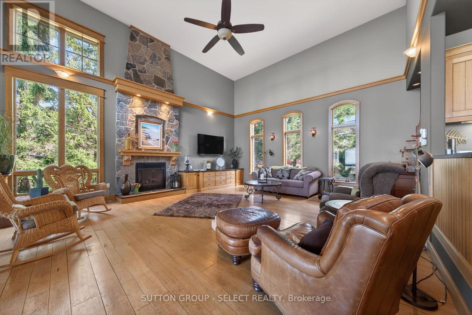 4544 Lakeshore Road Property Photo 11