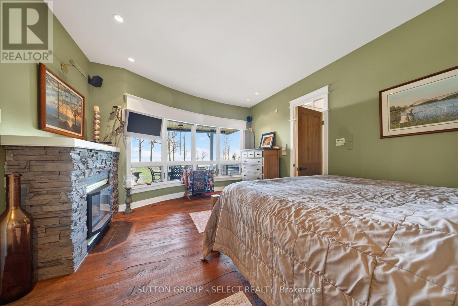 4544 Lakeshore Road Property Photo 17