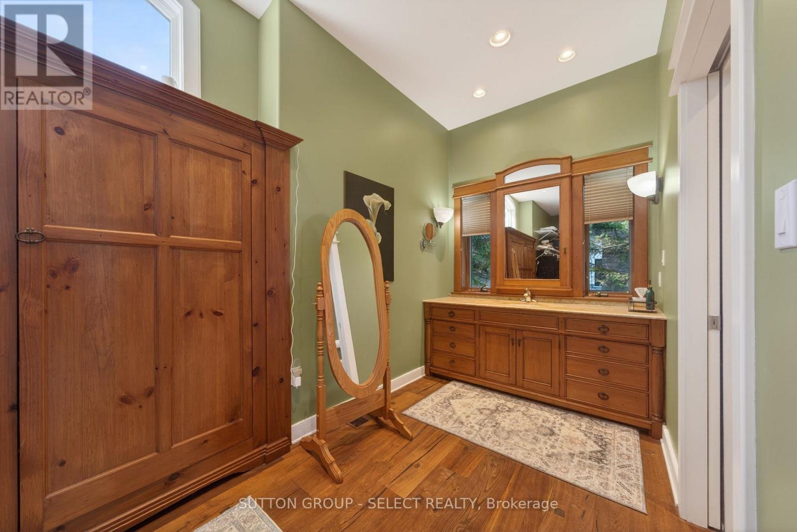 4544 Lakeshore Road Property Photo 18