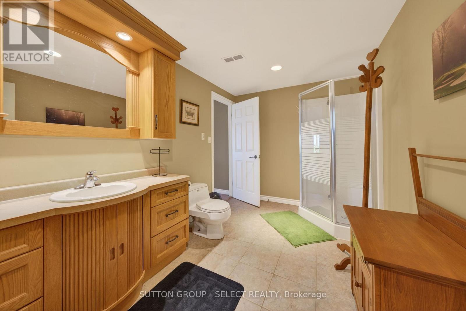 4544 Lakeshore Road Property Photo 32