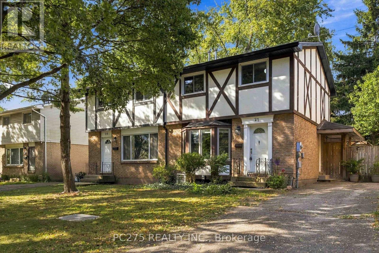 27 SASHA CRESCENT
