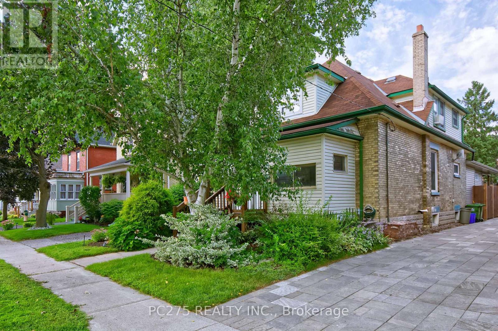 20 Maple Street Property Photo 3