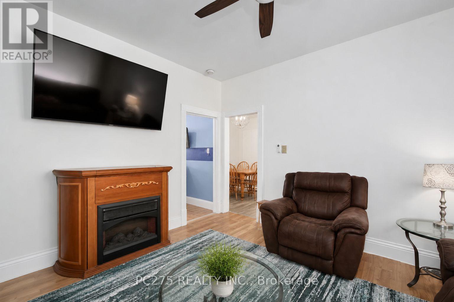 20 Maple Street Property Photo 10