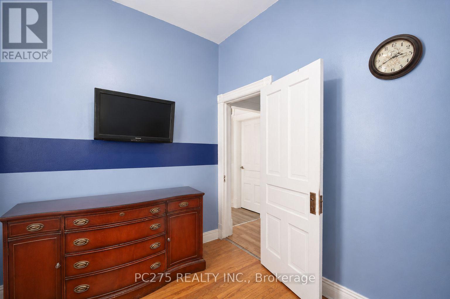 20 Maple Street Property Photo 24