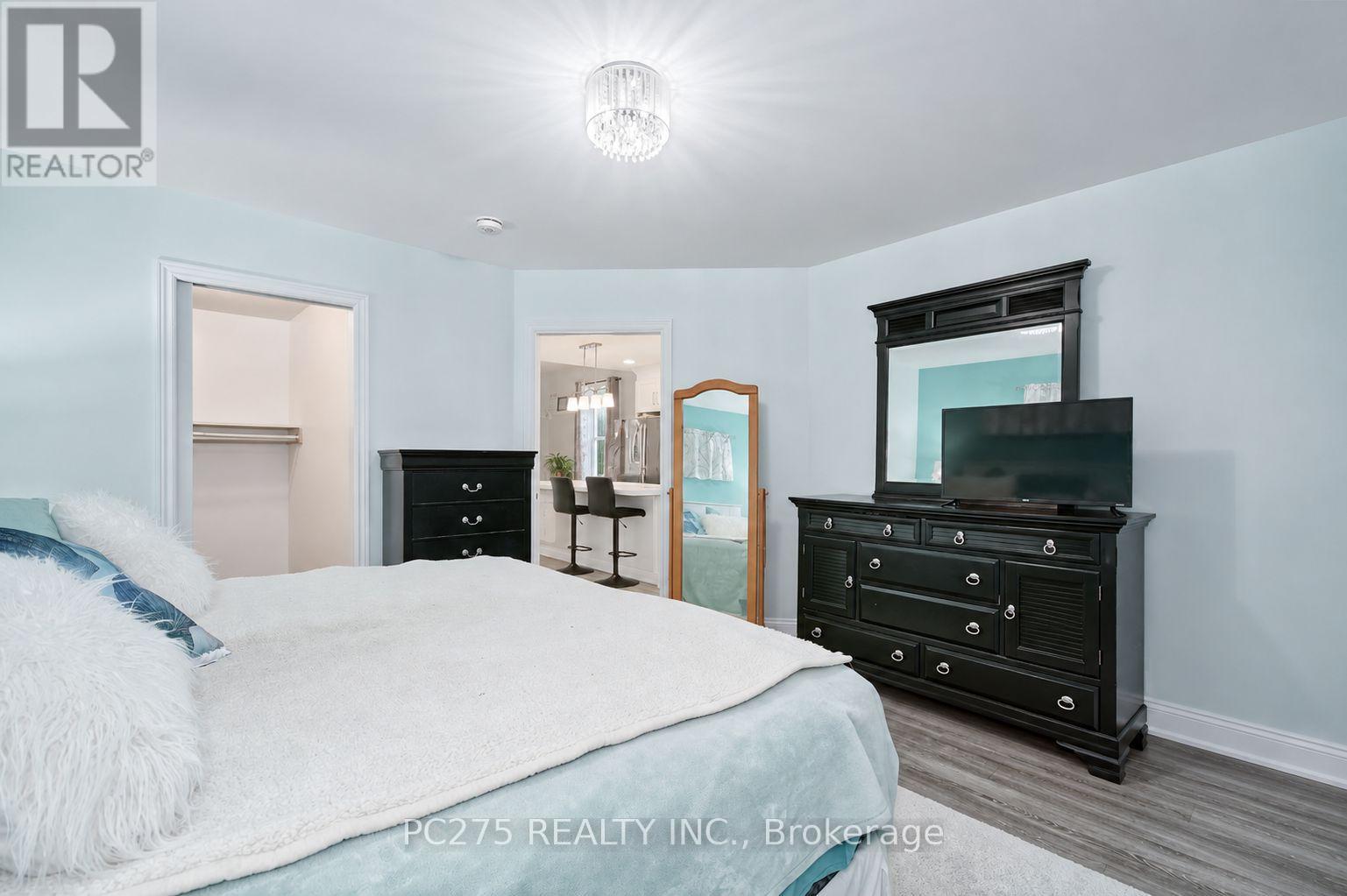 20 Maple Street Property Photo 27
