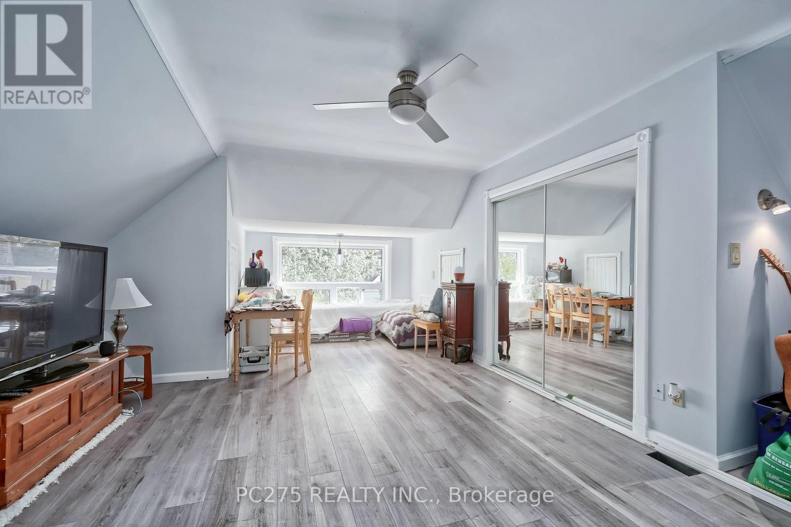 20 Maple Street Property Photo 28