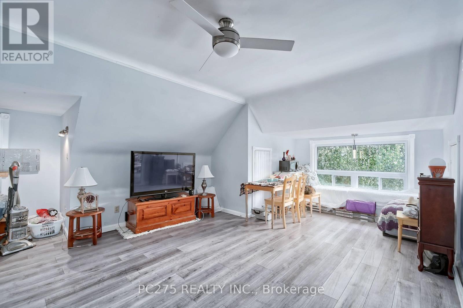 20 Maple Street Property Photo 29
