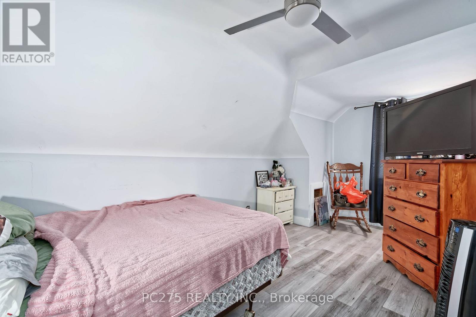 20 Maple Street Property Photo 31