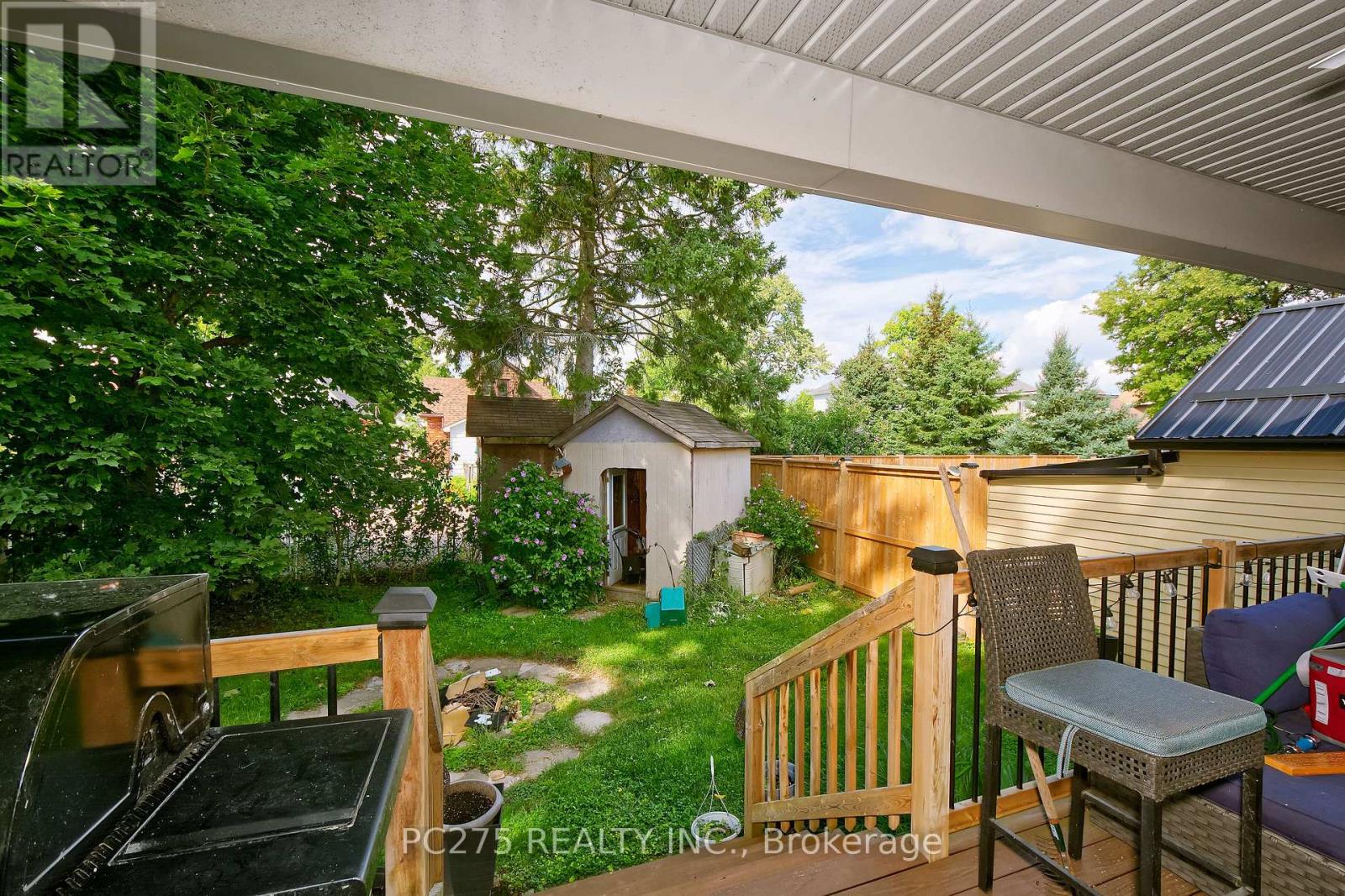 20 Maple Street Property Photo 35