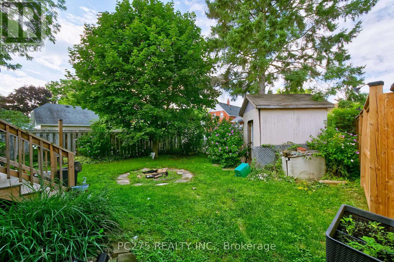 20 Maple Street Property Photo 39