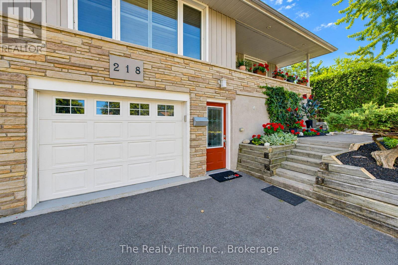 218 FORESTWOOD DRIVE Property Photo 1