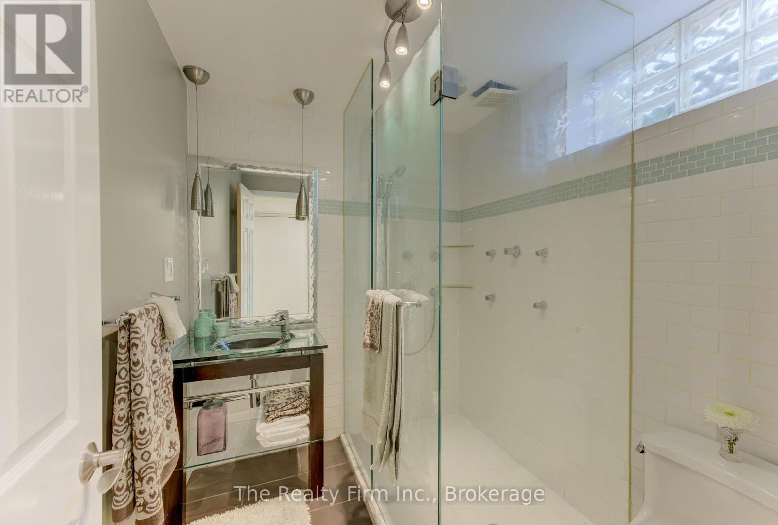 218 Forestwood Drive Property Photo 33